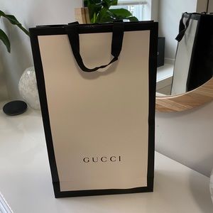MEDIUM GUCCI SHOPPING BAG